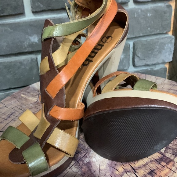 stroppy leather stiletto. HOST PICK - Picture 4 of 5